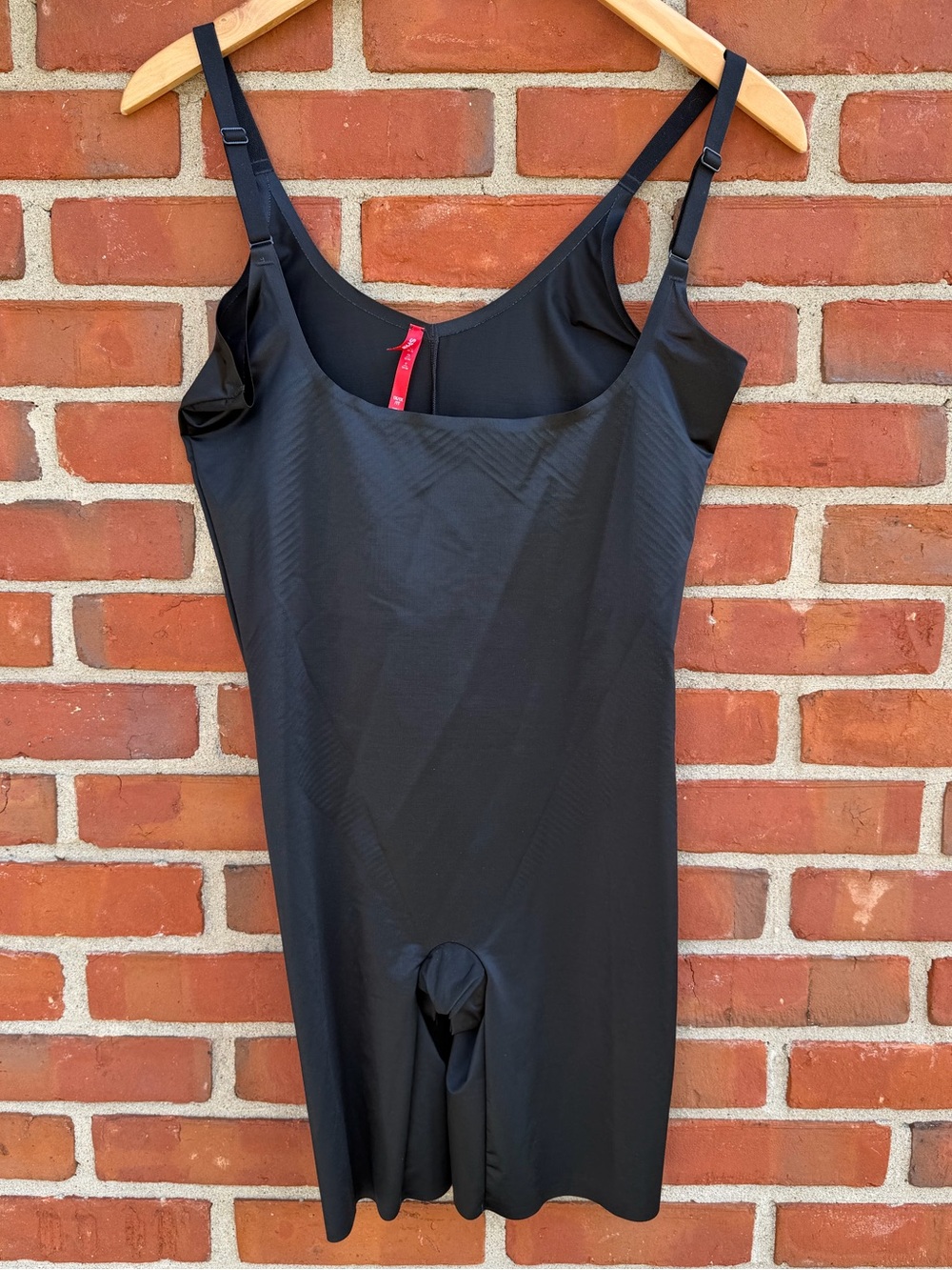 Spanx Thinstincts 2.0 Very Black Open Bust Mid-Thigh Bodysuit Shaper